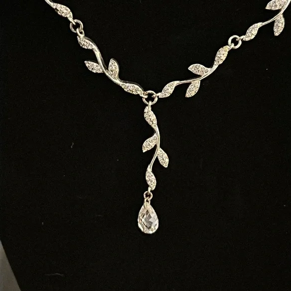 Carolee 3 Piece Crystal Wedding Jewelry Set - Picture 3 of 5